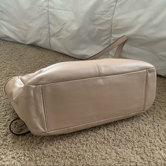 ✨Gifted ✨Authentic Coach✨ Champagne Leather Tote - Picture 10 of 13